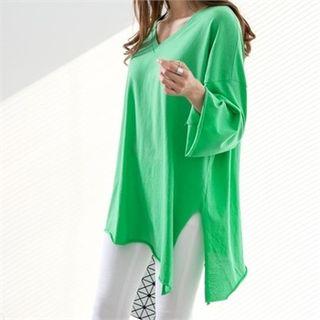 V-neck Dip-back Oversized T-shirt