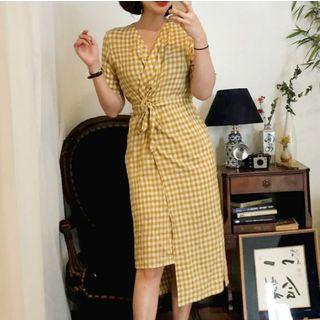 Short-sleeve Asymmetric Hem Plaid Dress