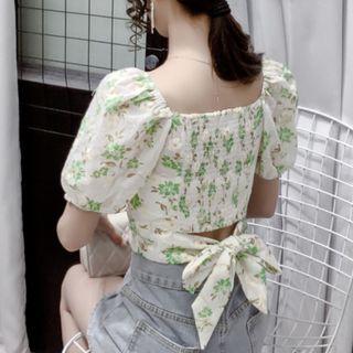 Short-sleeve Square-neck Floral Printed Bow Back Top