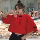 Elbow-sleeve Chinese Character Embroidered Crop T-shirt