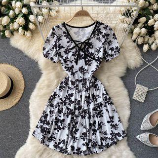 V-neck Floral Short-sleeve Ruffle Dress