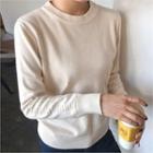 Roundneck Buttoned-back Sweater
