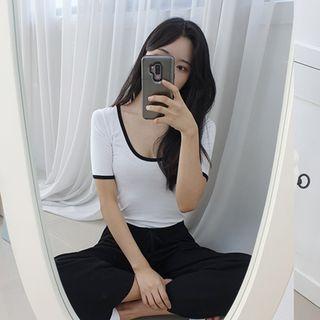 U-neck Textured Ringer T-shirt