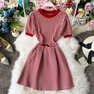 Short-sleeve Houndstooth Mini A-line Knit Dress