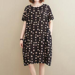 Short-sleeve Dotted Shift Dress Black - One Size