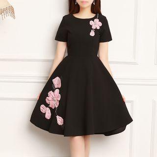 Flower Applique Short Sleeve A-line Dress