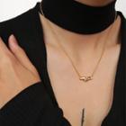 Alloy Shaking Hands Pendant Necklace Gold - One Size