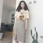 Printed Short-sleeve T-shirt / Plaid High Waist Pencil Skirt