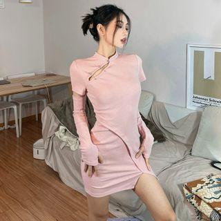 Set: Short-sleeve Safety Print Cutout Bodycon Dress + Arm Sleeves