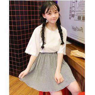 Set : Plain Short-sleeve T-shirt + Stripe Mini Skirt
