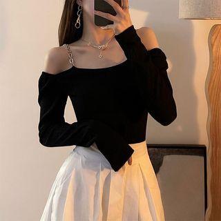 Chain Off-shoulder Top