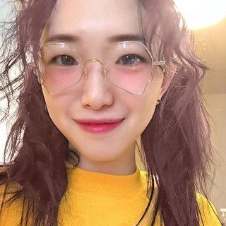 Asymmetric Frame Glasses / Sunglasses