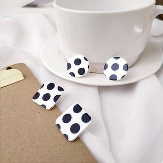 Dotted Stud Earring