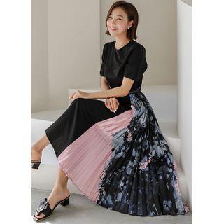 Printed Pleated-panel Maxi Dress Black - One Size