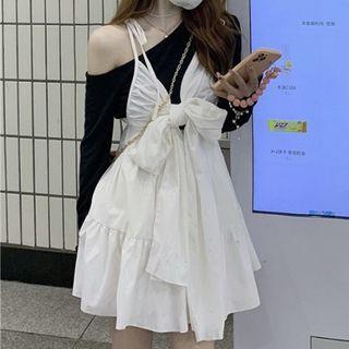 One-shoulder T-shirt / Bow Overall Dress
