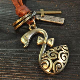 Swan Genuine Leather Necklace