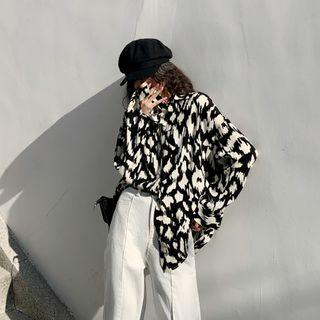 Printed Long Sleeve Shirt / High-neck Cable-knit Sweater / High Waist Straight-cut Jeans