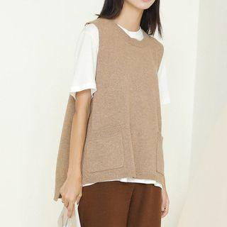 Dual Pocket Round-neck Knit Vest