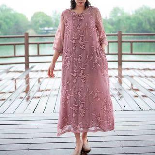 Set: Slipdress + Elbow-sleeve Flower Embroidered Midi Dress
