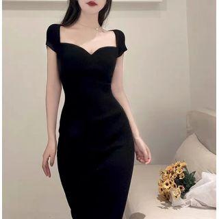 Shor-sleeve Knit Dress