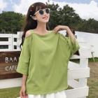 3/4-sleeve Cold-shoulder T-shirt Green - One Size