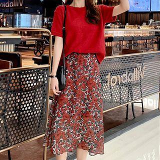 Set: Short-sleeve T-shirt + Floral Chiffon A-line Midi Skirt