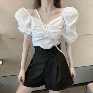 Puff-sleeve Blouse / Wide-leg Shorts
