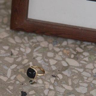 Bold Faux-gem Ring