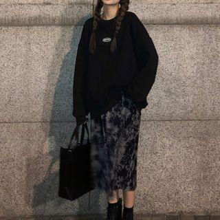 Long-sleeve Printed Sweatshirt / Tie Dye Midi Skirt