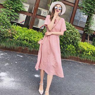 Short-sleeve Open-back Plaid A-line Midi Dress