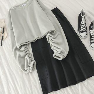 Plain Ruched Sweatshirt / Plain Midi Skirt