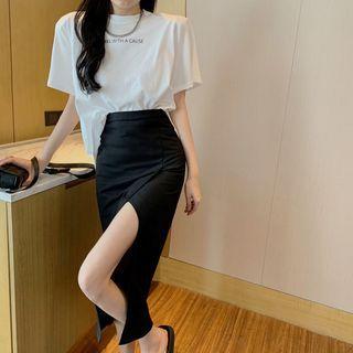 Short-sleeve Lettering T-shirt / Slit Midi Pencil Skirt