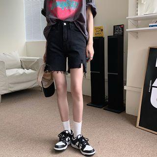 Short-sleeve Heart Print T-shirt / Distressed Washed Denim Shorts
