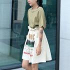 Short-sleeve T-shirt / Printed A-line Skirt