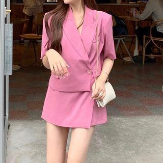 Loose-fit Short-sleeve Blazer / High-waist Skirt