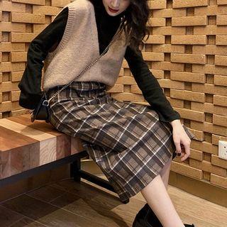 Set: Plain Top + Vest + Plaid Skirt