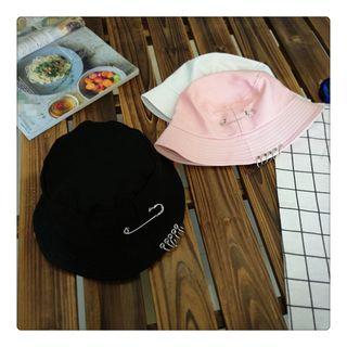 Pin Accent Buckle Hat