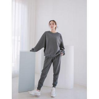 Sports Set: Oversized Sweatshirt + Stitched Jogger Pants