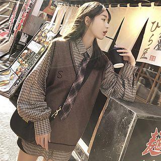 Lettering Contrast-trim Sweater Vest