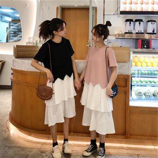 Set: Short-sleeve T-shirt + Sleeveless Tiered Midi Dress