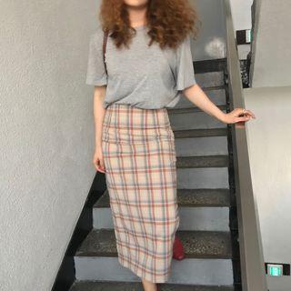 Short-sleeve T-shirt / Plaid Midi Pencil Skirt