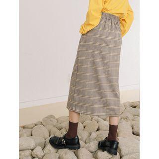 Pocket-side Buttoned Long Plaid Skirt