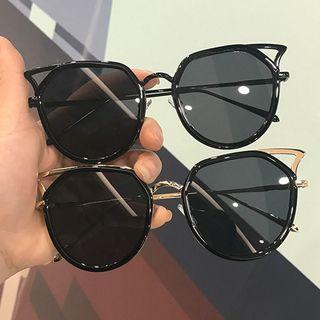 Retro Cat Ear Sunglasses