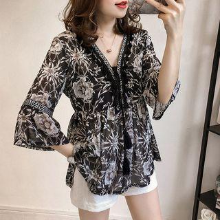 Bell-sleeve V-neck Print Top