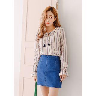 Tie-front Tasseled Pattern Top