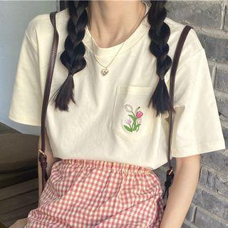 Short-sleeve Floral Embroidered T-shirt / Plaid A-line Skirt