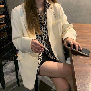 Plain Blazer / Leopard Print Shirt