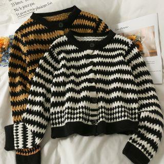 Wave-pattern Slim-fit Crew-neck Cardigan