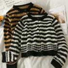 Wave-pattern Slim-fit Crew-neck Cardigan
