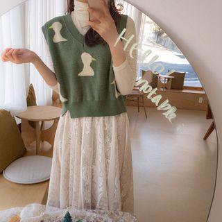 V-neck Duck-pattern Knit Vest